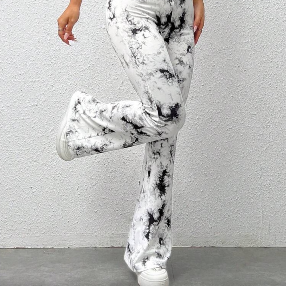 Stylish Black and White Tie-Dye Women's Pants